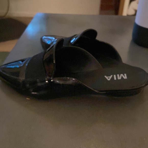 Slip on mules. Black. - Picture 2 of 2